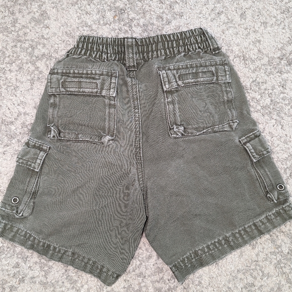 Green khaki shorts. Old Navy, 2T. - Picture 3 of 3